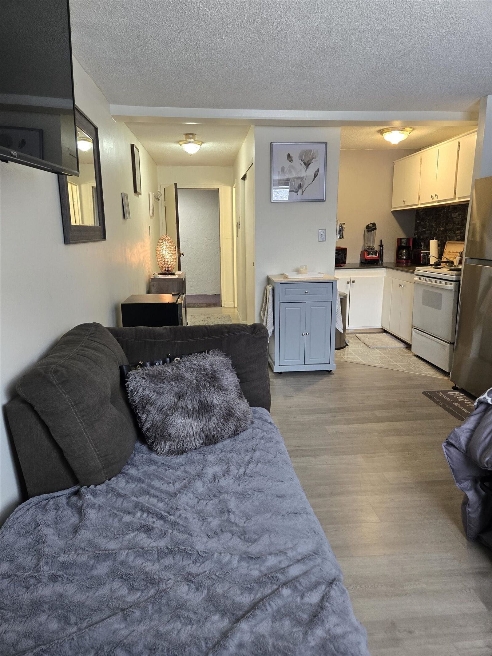 Property Photo: 2 Silvestri Circle NH 03038