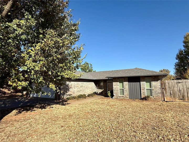 Property Photo: 3805 Stoneybrook Drive OK 73018