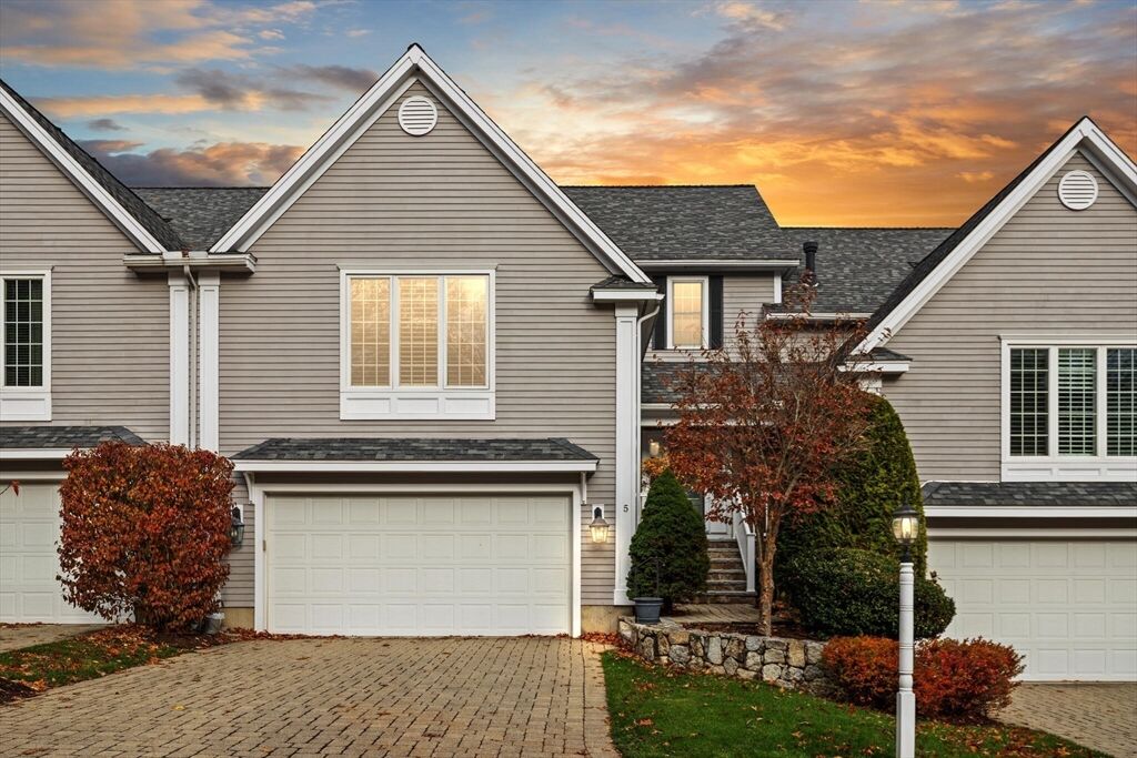Property Photo:  5 Caileigh Ct 5  MA 01810 