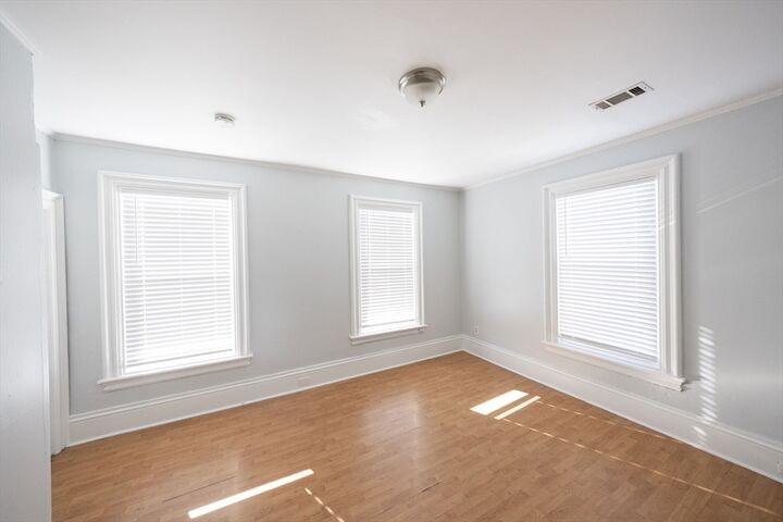 Property Photo:  10 Sycamore 2  MA 01608 