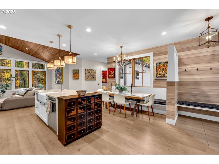 Property Photo: 922 SW Spelling Pl OR 97014