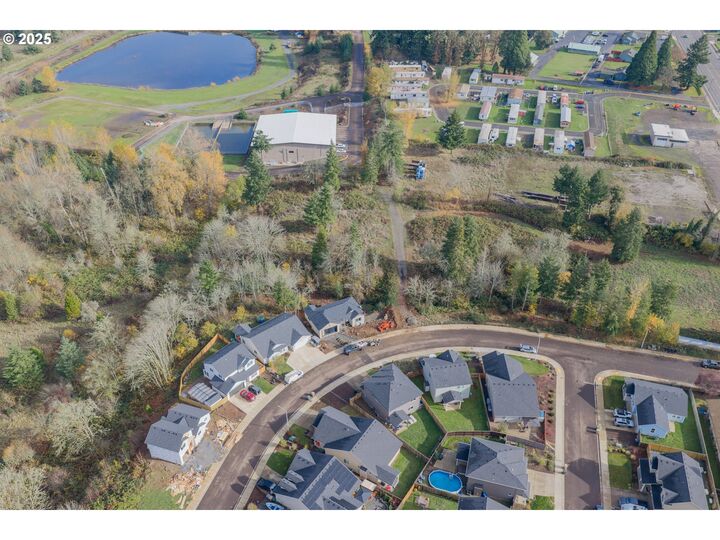 Property Photo: 1401 45th Ave OR 97386