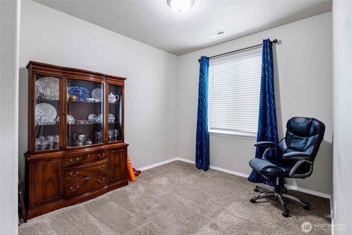 Property Photo:  1334 E Nen Drive  WA 98837 