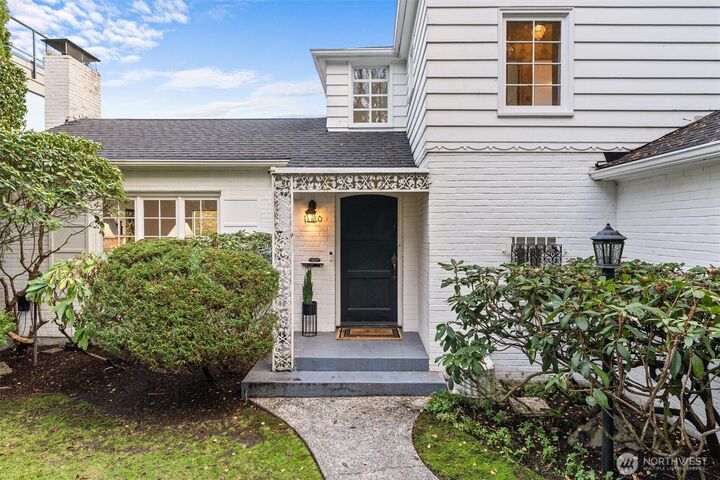 1820 W Magnolia Way W  Seattle WA 98199 photo