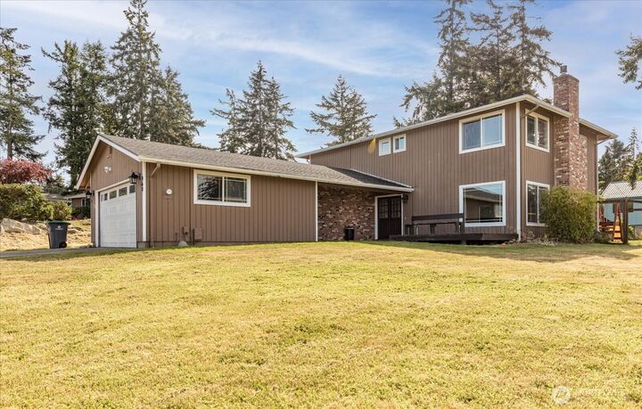 Property Photo:  960  Capital Street  WA 98277 