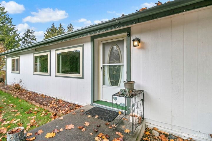 Property Photo: 18621 109th Avenue SE WA 98055