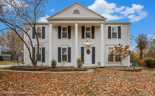 Property Photo: 5748 Kingsfield Drive MI 48322