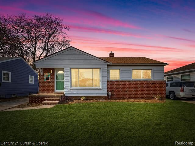 28425 Alger Boulevard  Madison Heights MI 48071 photo