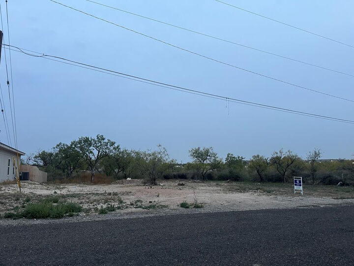 Property Photo: 210 S Baze Street TX 76903