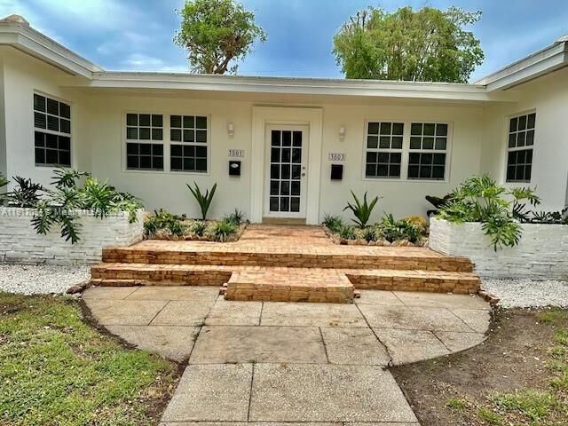 Property Photo:  3801 Ponce De Leon Blvd Efficiency  FL 33134 