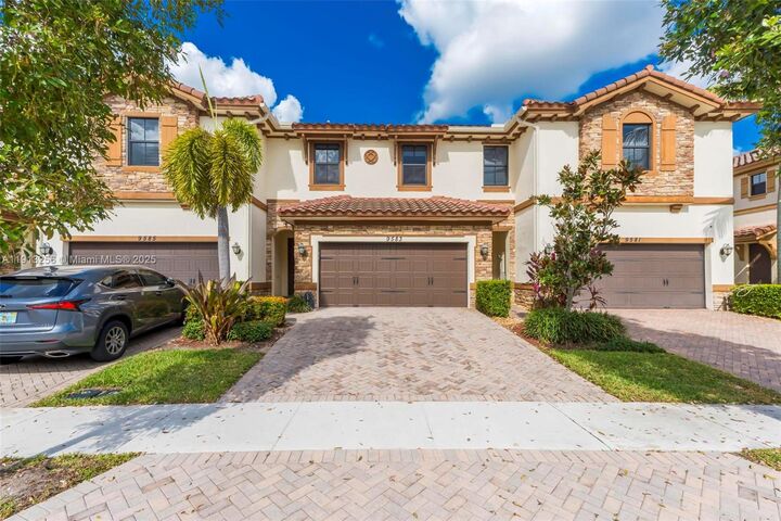 Property Photo:  9583 N Town Parc Cir N 9583  FL 33076 