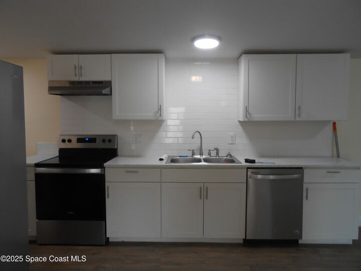 Property Photo: 4857 Cambridge Drive FL 32754