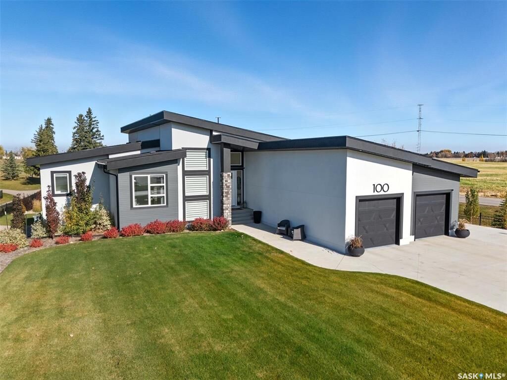 Photo de la propriété: 100 Greenbryre Crescent N SK S7V 0J5