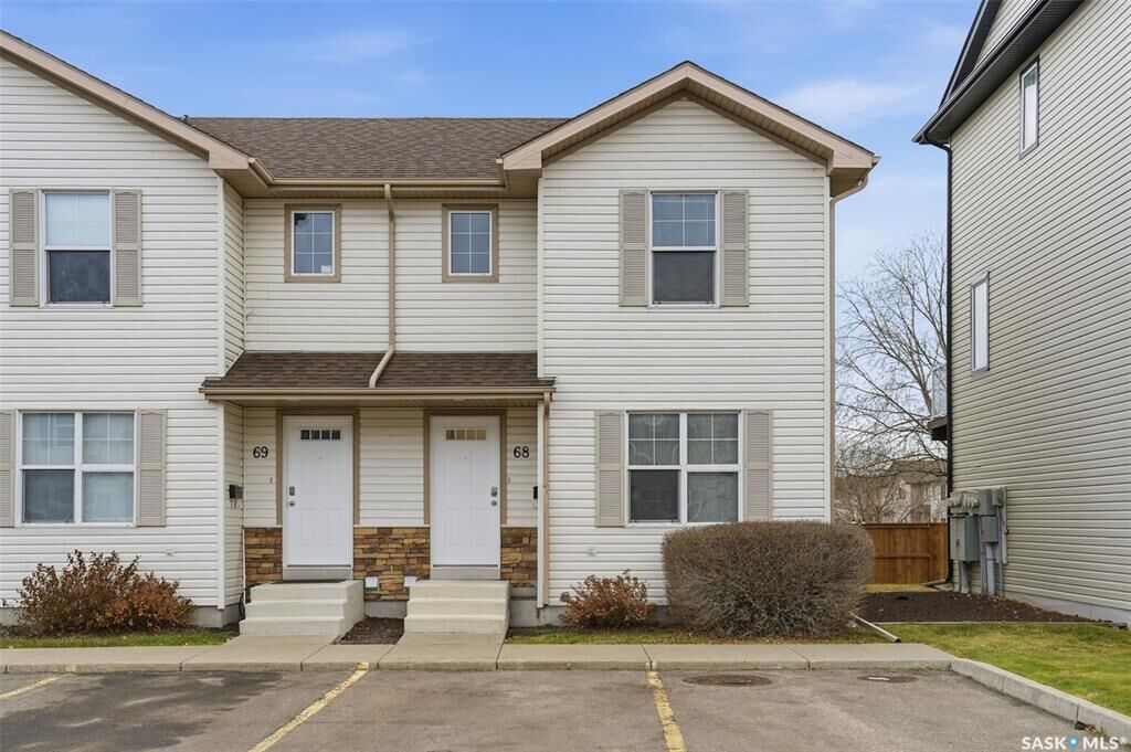 Property Photo:  135 Pawlychenko Lane 68  SK S7V 1J8 