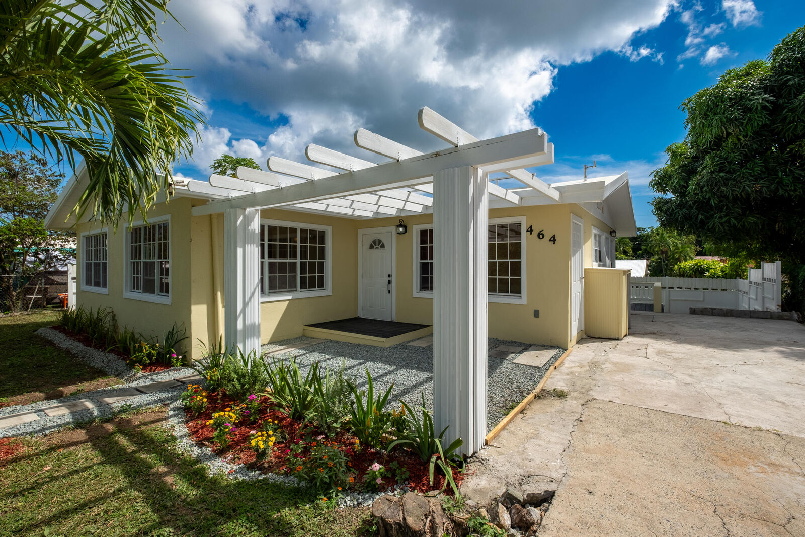 Property Photo:  464 Mon Bijou Ki  VI 00820 