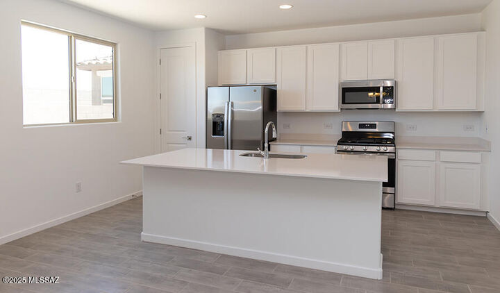 Property Photo: 6081 E Campolina Trail AZ 85756