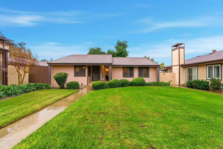 Property Photo: 3737 W Hillsdale Avenue CA 93291