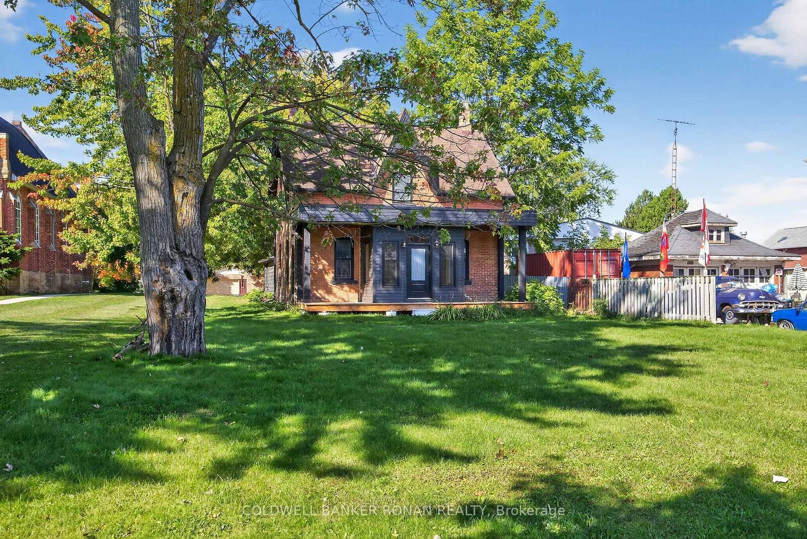 Property Photo:  76 Queen Street N  ON L0G 1W0 