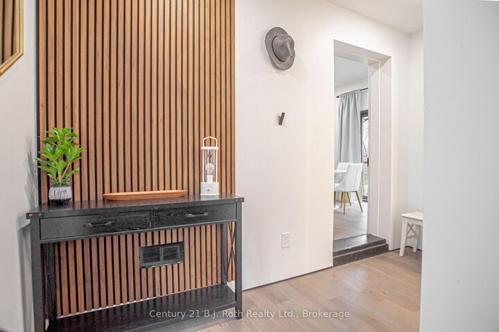 Photo de la propriété:  381 Olive Street  ON L4R 2R4 