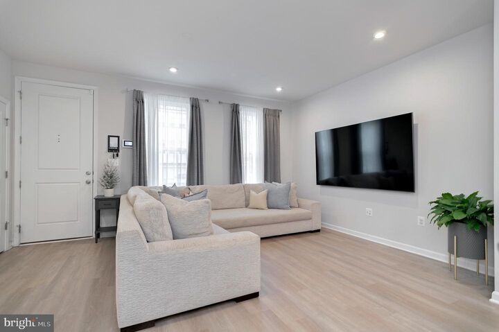 Property Photo:  18245 Summit Pointe Drive  VA 22172 