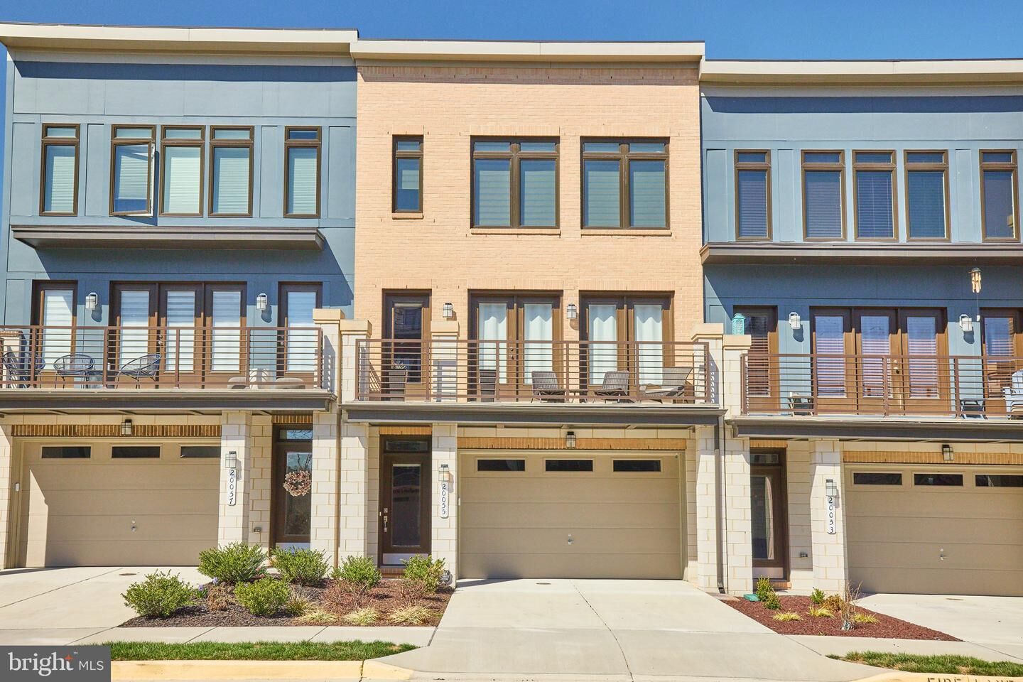 Property Photo:  20055 Old Line Terrace  VA 20147 