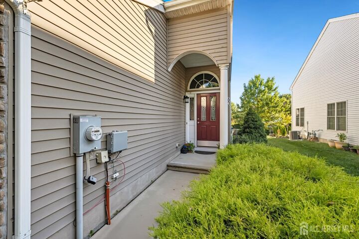 Property Photo:  60 Saratoga Court  NJ 08873 