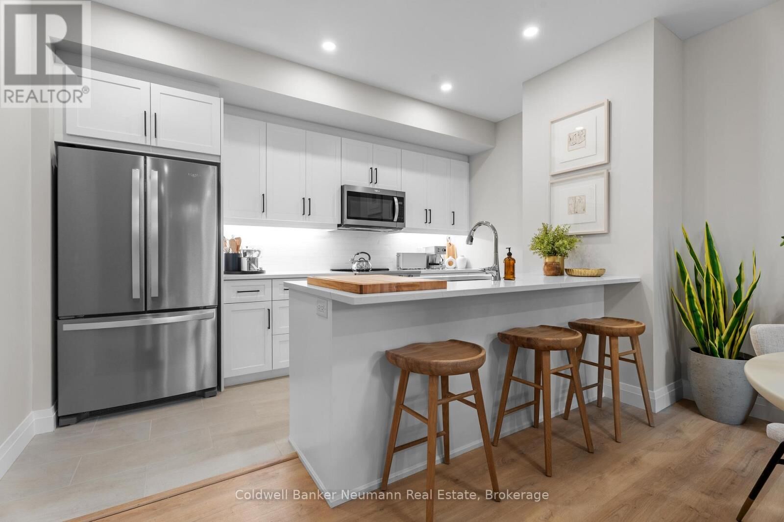 Property Photo: 1882 Gordon Street 315 ON N1K 0P6