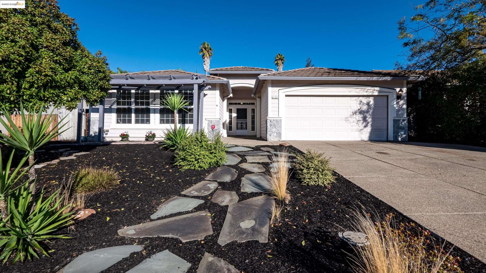 Property Photo: 4705 Golden Bear Dr CA 94531