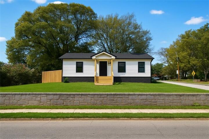 Property Photo:  1539 Venetian Drive SW  GA 30311 