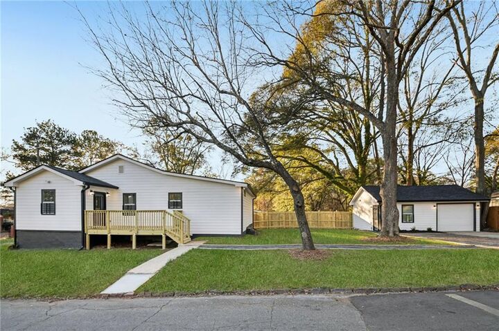 Property Photo:  1539 Venetian Drive SW  GA 30311 