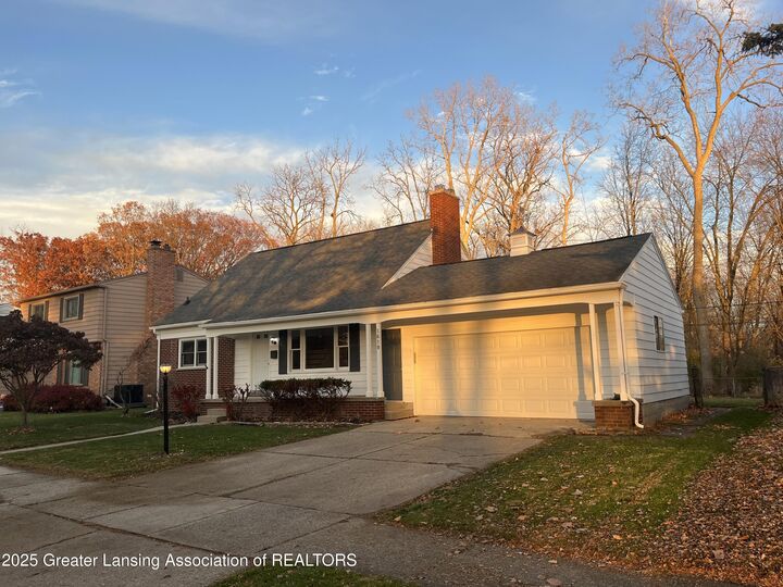 Property Photo:  1610 Autumn Lane  MI 48912 