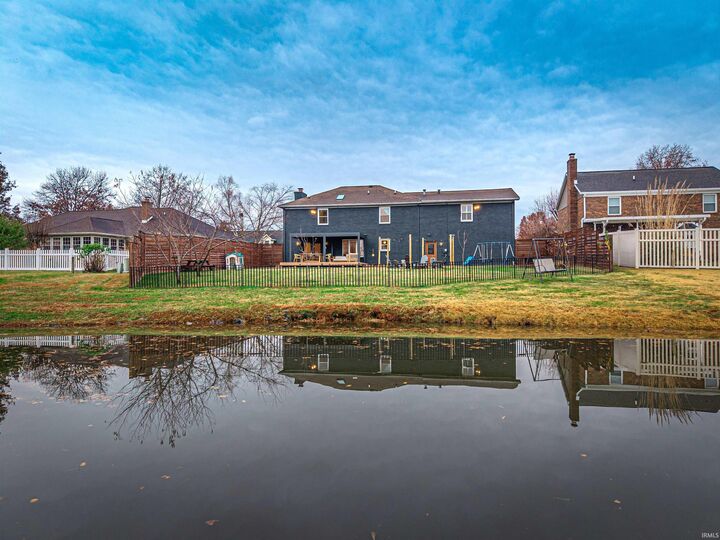 Property Photo:  1014 Kingswood Drive  IN 47715 