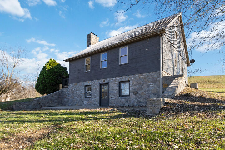 Property Photo:  3895 Ky Hwy 518  KY 40437 