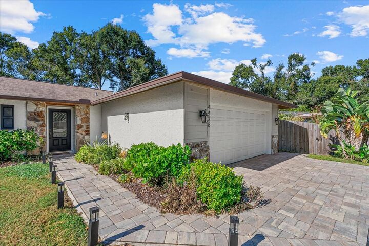 Property Photo:  4428 Meadow Creek Circle  FL 34233 