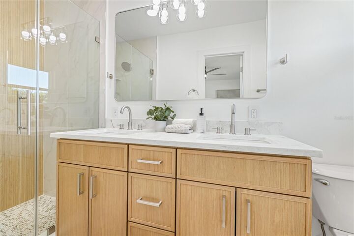 Property Photo:  2424 Hamlin Lane  FL 34239 