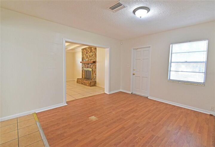 Property Photo: 12422 N Howard Avenue FL 33612