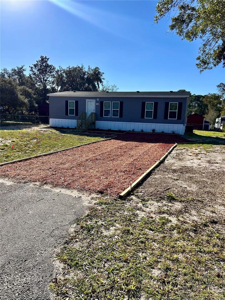 Property Photo:  1540 SE 187th Avenue  FL 34488 