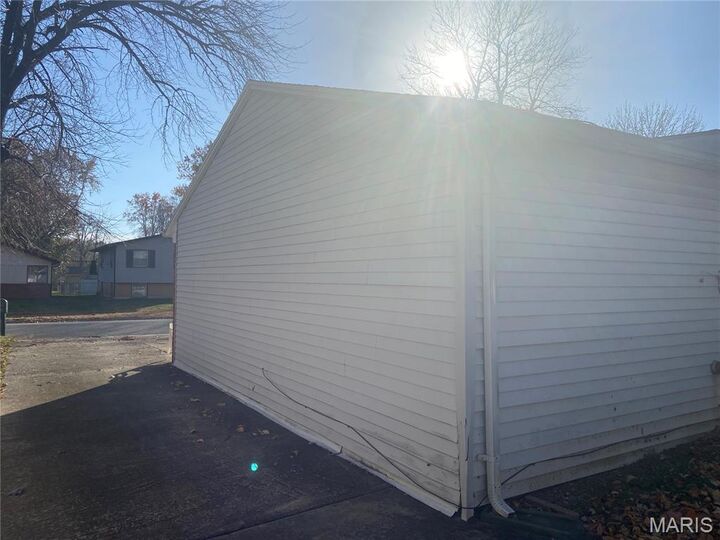 Property Photo:  207 Primrose Lane  IL 62208 