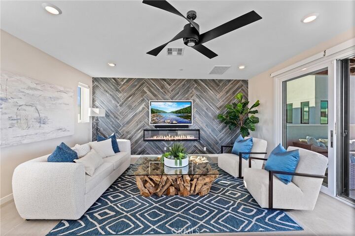 Property Photo:  419 Transport  CA 92782 