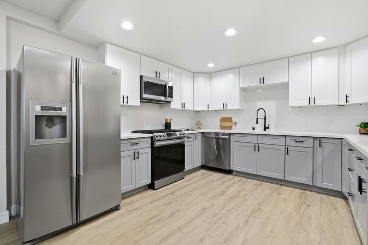 Property Photo:  3261 Sandhurst Court  CA 95682 