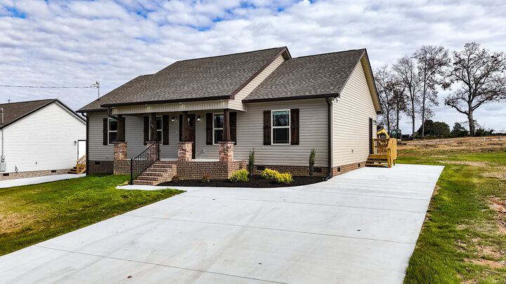 Property Photo: 111 Demonbreum Cir TN 37160