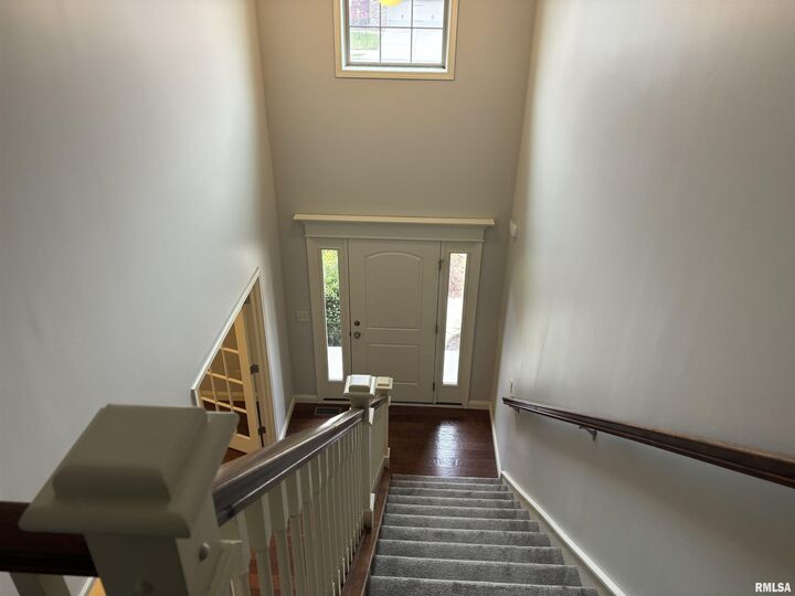 Property Photo:  2315 W Paddington Court  IL 61615 