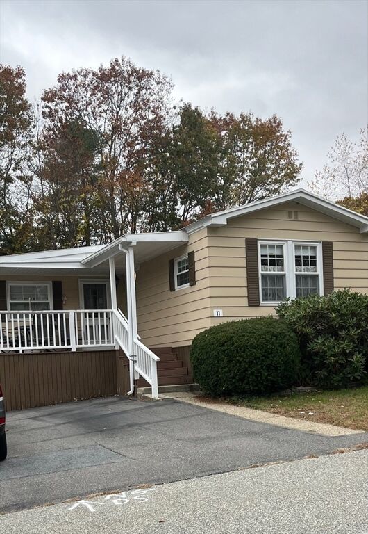 11 Sonia Dr  Marlborough MA 01752 photo