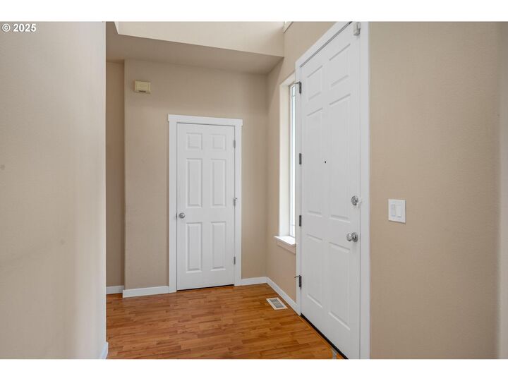 Property Photo: 10797 SW Washington St OR 97225
