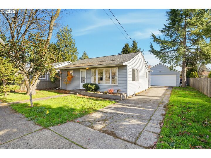 Property Photo:  4230 SE 73rd Ave  OR 97206 