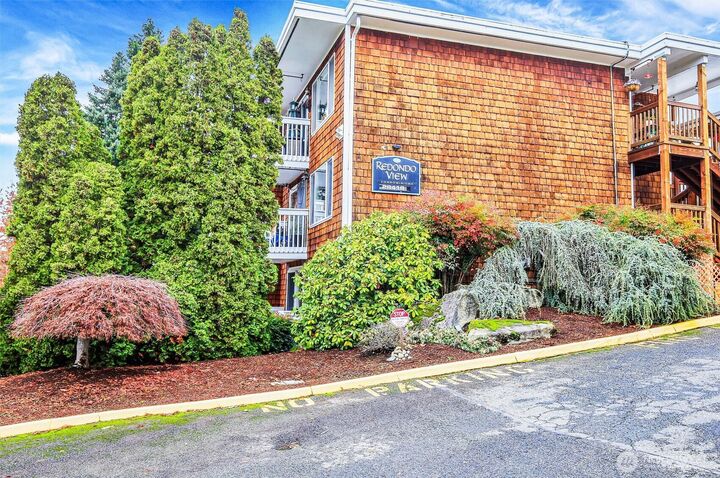 Property Photo:  28418  16th Avenue S 101  WA 98003 