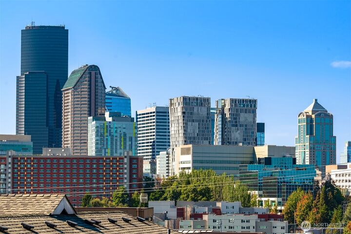 Property Photo:  701  17th Avenue 305  WA 98122 