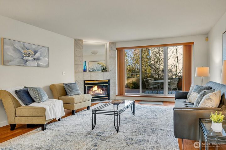 619  5th Avenue W 203  Seattle WA 98119 photo