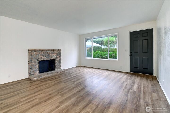 Property Photo:  2312  117th Place SW  WA 98204 