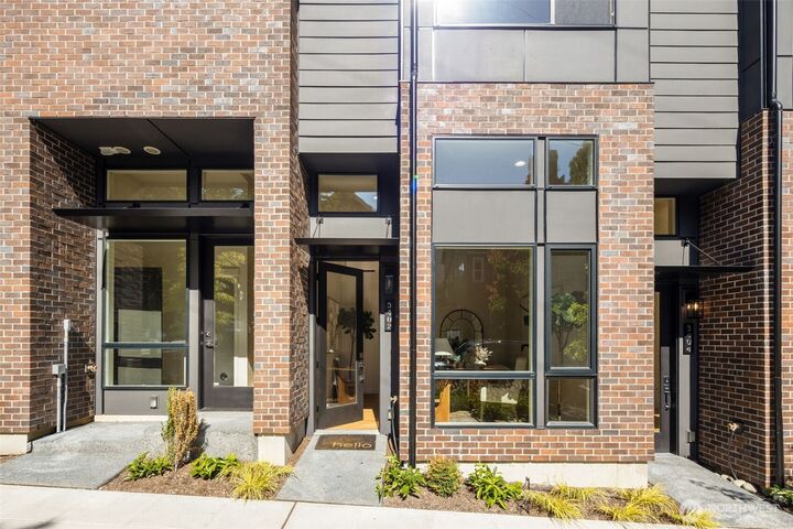 Property Photo:  3406 E Spring Street  WA 98122 